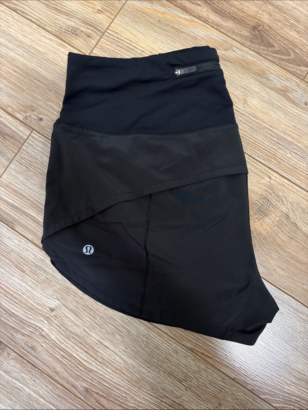 Lululemon Speed Up Short High Rise 2.5” - Picture 3 of 4